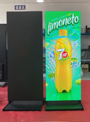 Plancher tenant l'écran tactile de signes d'affiche de P2 LED pour l'exposition visuelle