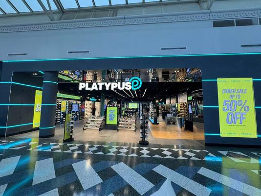 Enseignes d'affichage LED pour vitrines extérieures avec grand angle de vision et cadre en aluminium assurant une communication visuelle efficace