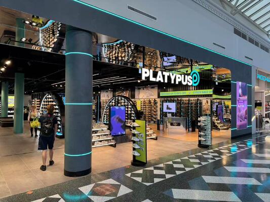 Enseignes d'affichage LED pour vitrines extérieures avec grand angle de vision et cadre en aluminium assurant une communication visuelle efficace