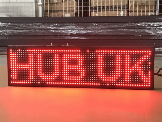 Les signes simples rouges d'affichage de fenêtre de la couleur P10 LED extérieurs imperméabilisent