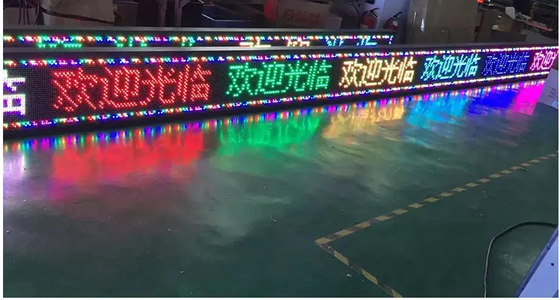 Signage extérieur faisant défiler programmable 10000dots/m2 PSE du signe LED de 110V LED