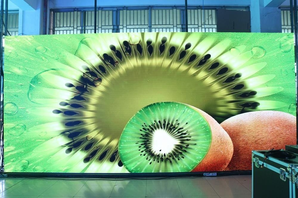 L'écran de location d'intérieur polychrome 128x128 de P3.91 LED pointille le mur mené par étape de la CE