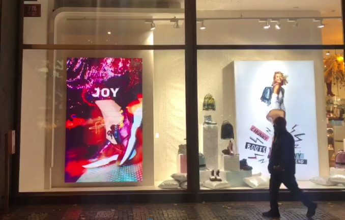 Affichage à LED de vitrail de PSE P3RGB pour des magasins de restaurant et de marque