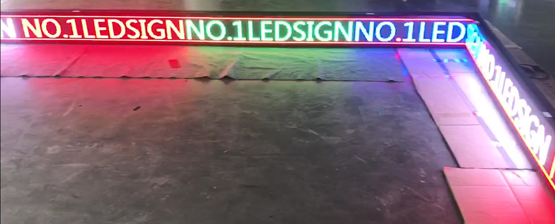 L'affichage d'intérieur de fenêtre de P3 RVB LED signe Semioutdoor pour la décoration de magasin